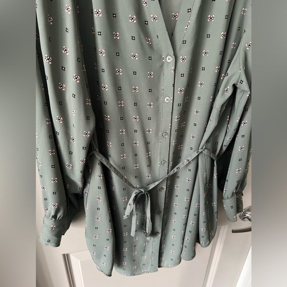 NWT Love and legend Addition-Elle size 22 long sleeved button down shirt - Picture 11 of 11